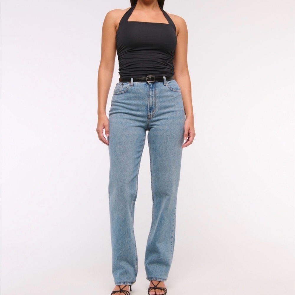 Abercrombie & Fitch 90s straight ultra high rise jeans.